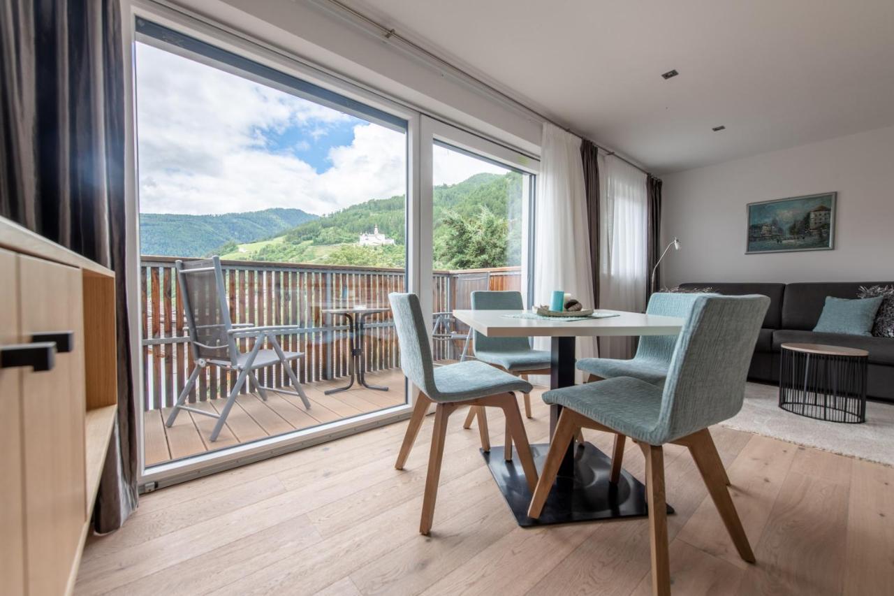 Lapis Monti - Apartments & Suites Burgusio Buitenkant foto