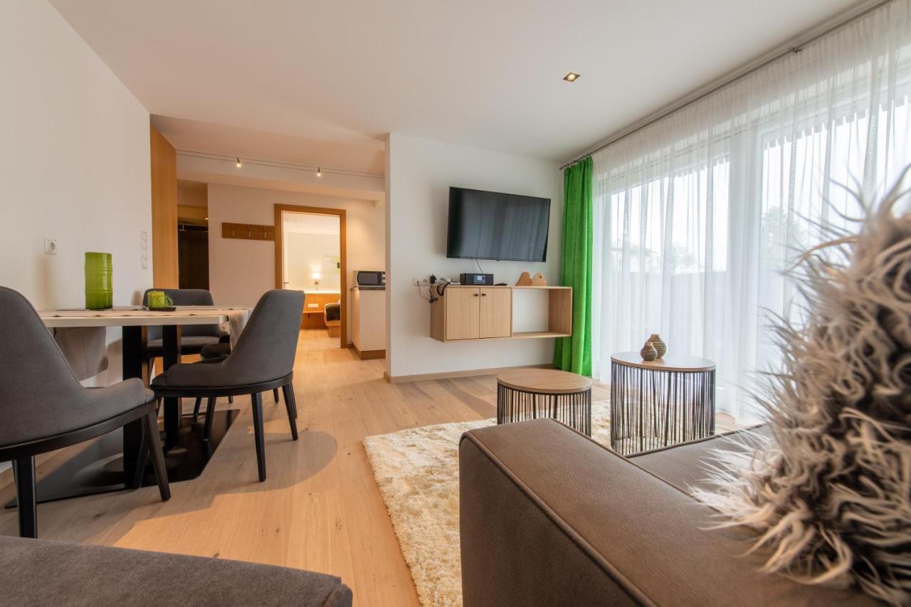 Lapis Monti - Apartments & Suites Burgusio Buitenkant foto