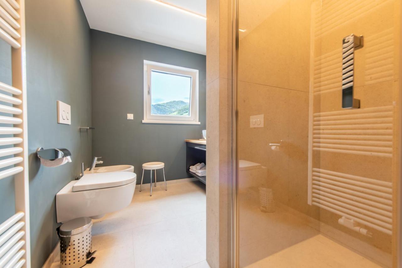 Lapis Monti - Apartments & Suites Burgusio Buitenkant foto