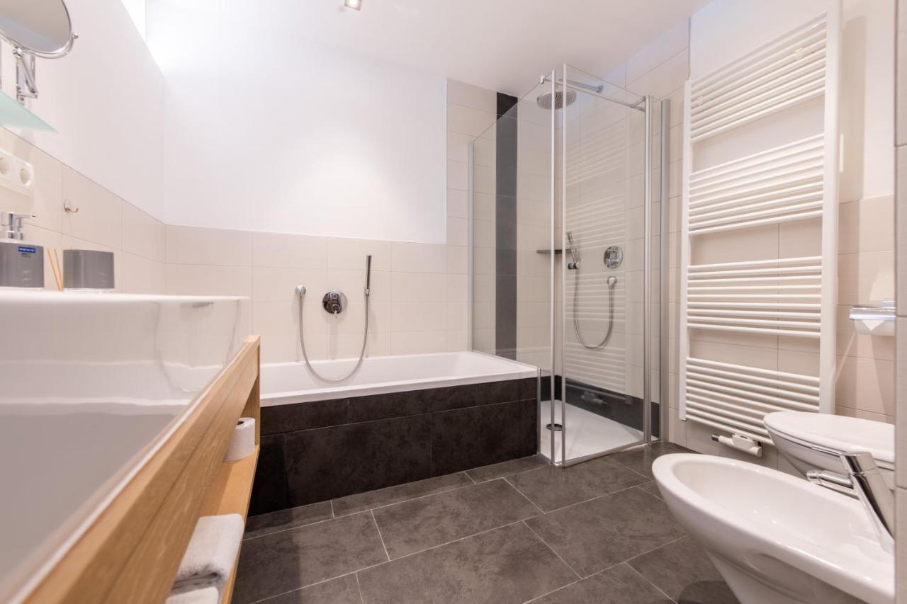 Lapis Monti - Apartments & Suites Burgusio Buitenkant foto