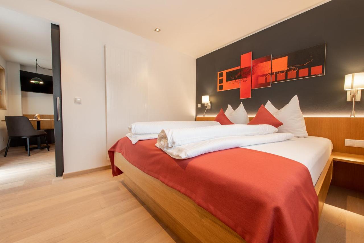 Lapis Monti - Apartments & Suites Burgusio Buitenkant foto
