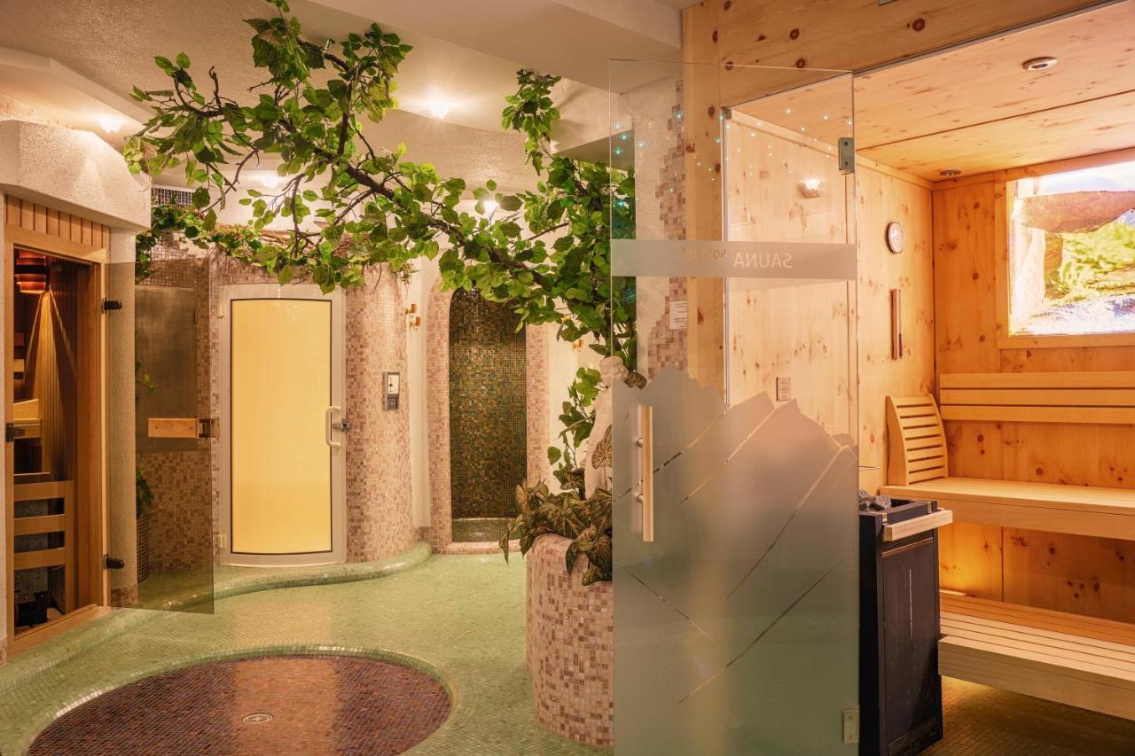 Lapis Monti - Apartments & Suites Burgusio Buitenkant foto
