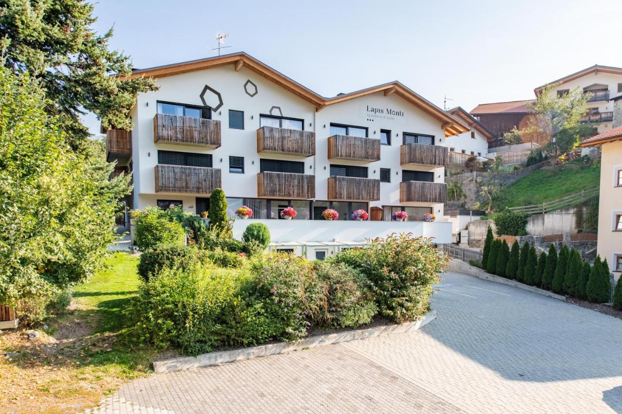 Lapis Monti - Apartments & Suites Burgusio Buitenkant foto