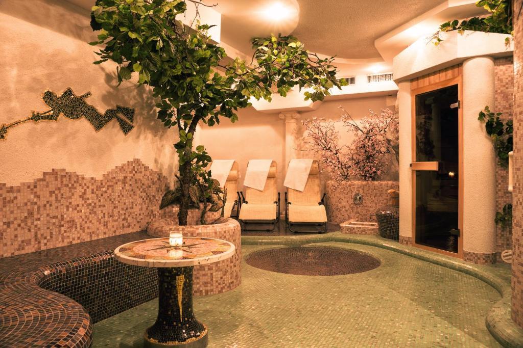 Lapis Monti - Apartments & Suites Burgusio Buitenkant foto